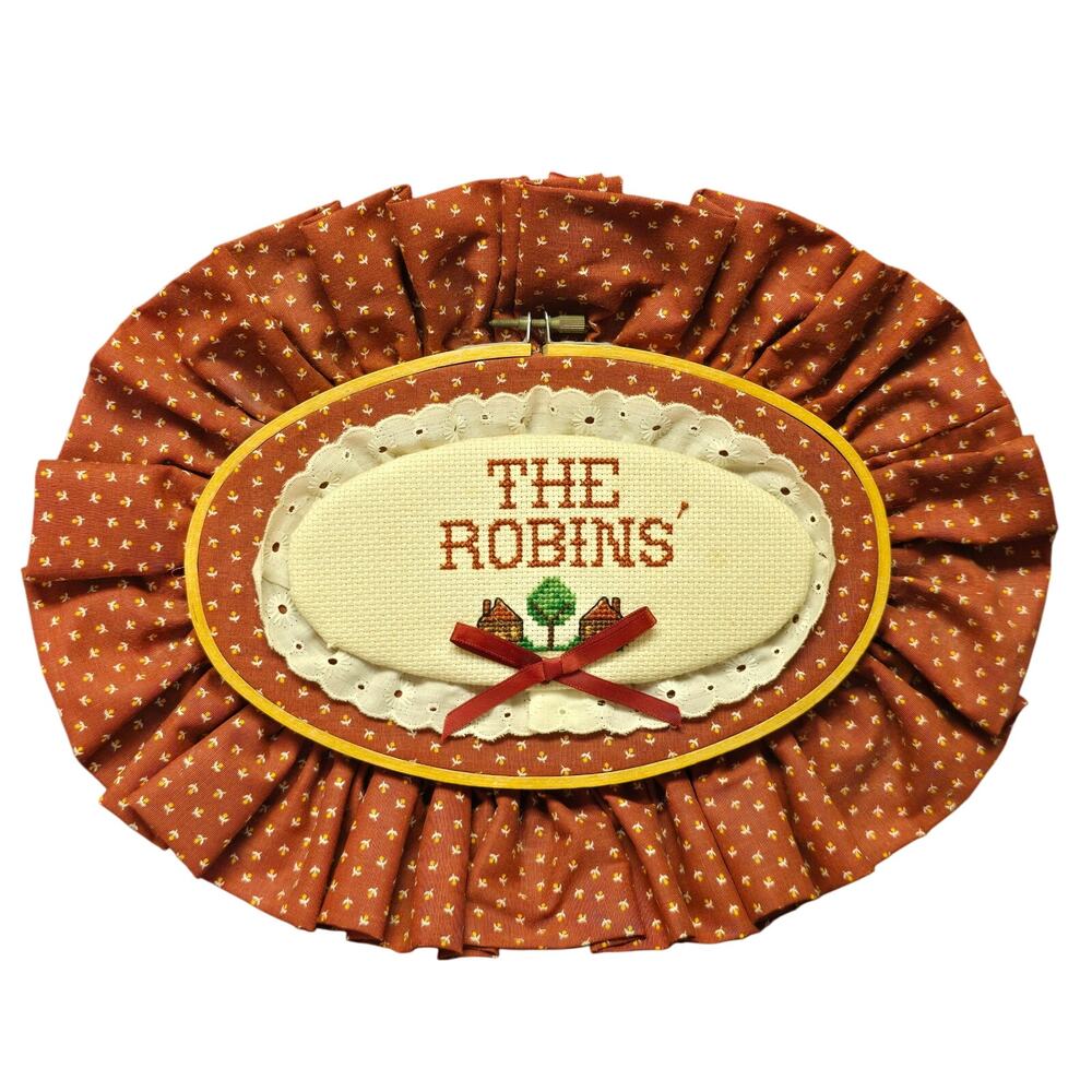 Vintage Hand Made Cross Stitch THE ROBINS Inside a Oval Wooden Hangable Frame
